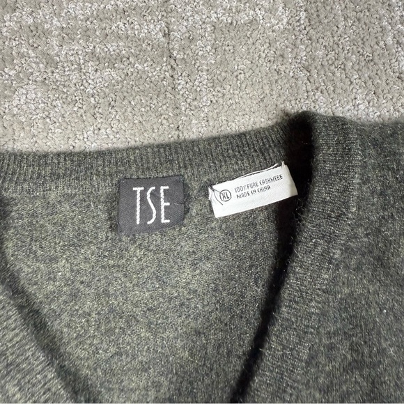 TSE 100% Cashmere Mens V-neck Green Long Sleeve Sweater Size XL - Picture 2 of 5